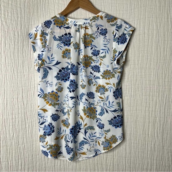 41 Hawthorn Morey Split Neck Short Sleeve Blouse in Off-white Blue Floral XS - Picture 4 of 10